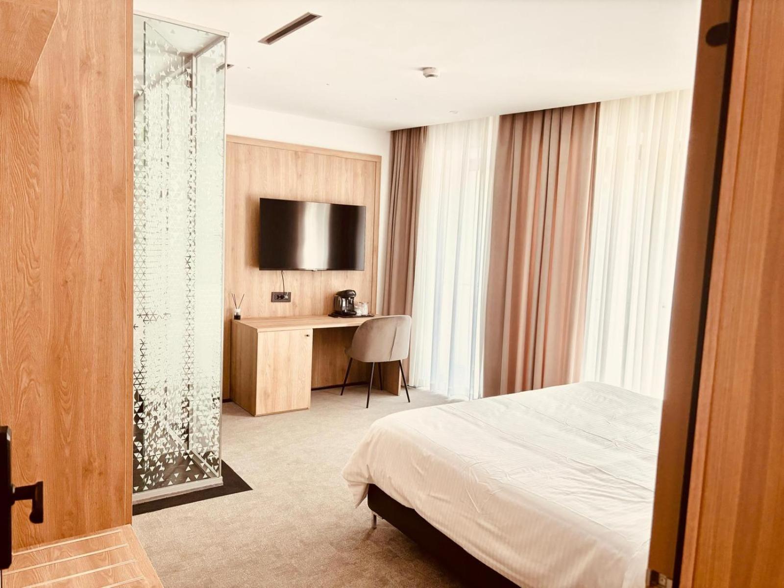 Cm111Apparthotel Bukares Bagian luar foto