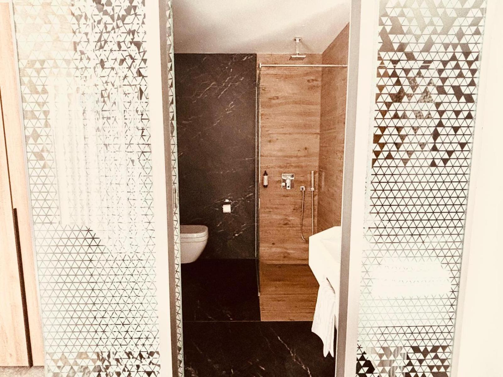 Cm111Apparthotel Bukares Bagian luar foto