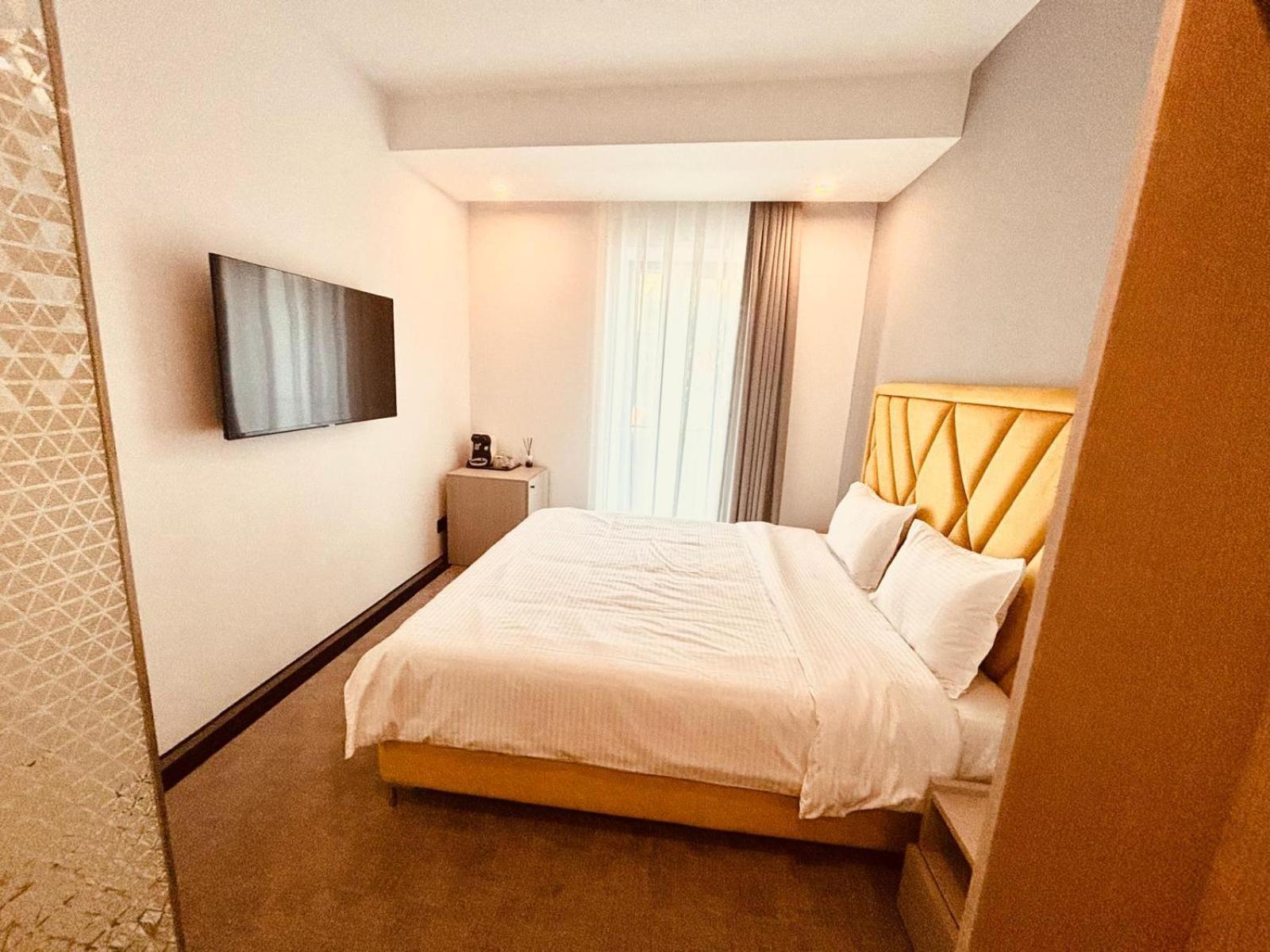 Cm111Apparthotel Bukares Bagian luar foto