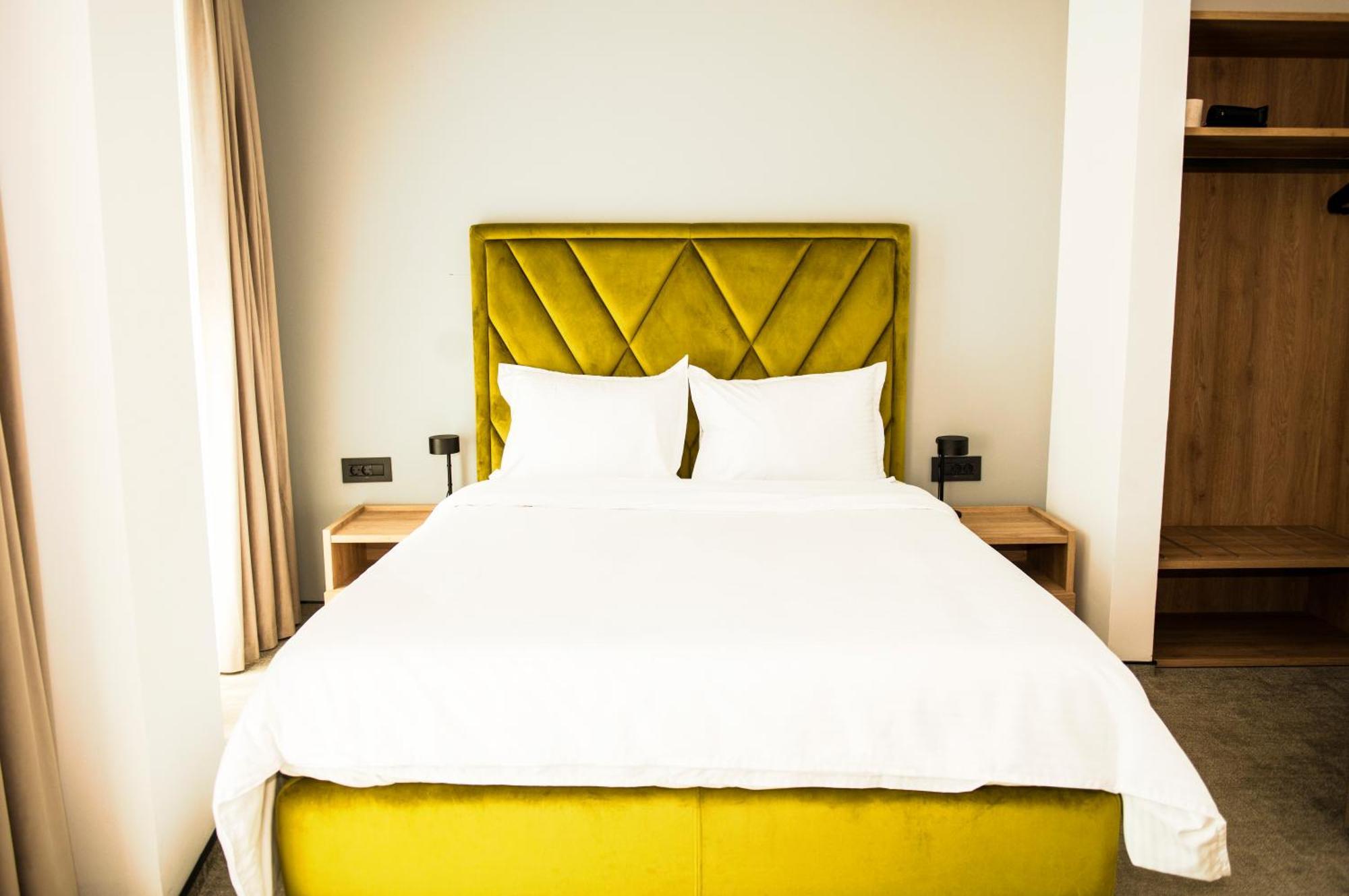 Cm111Apparthotel Bukares Bagian luar foto
