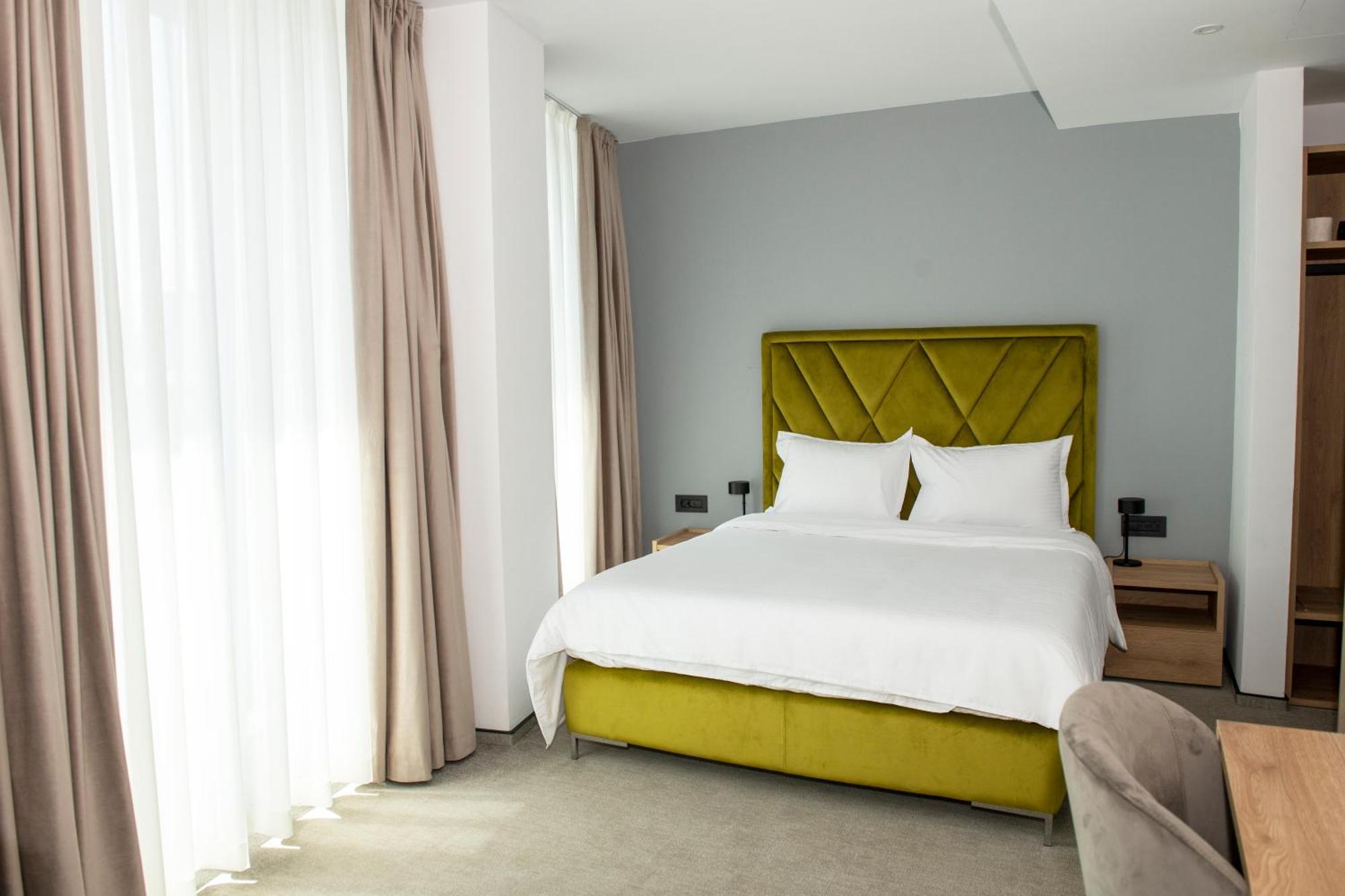 Cm111Apparthotel Bukares Bagian luar foto