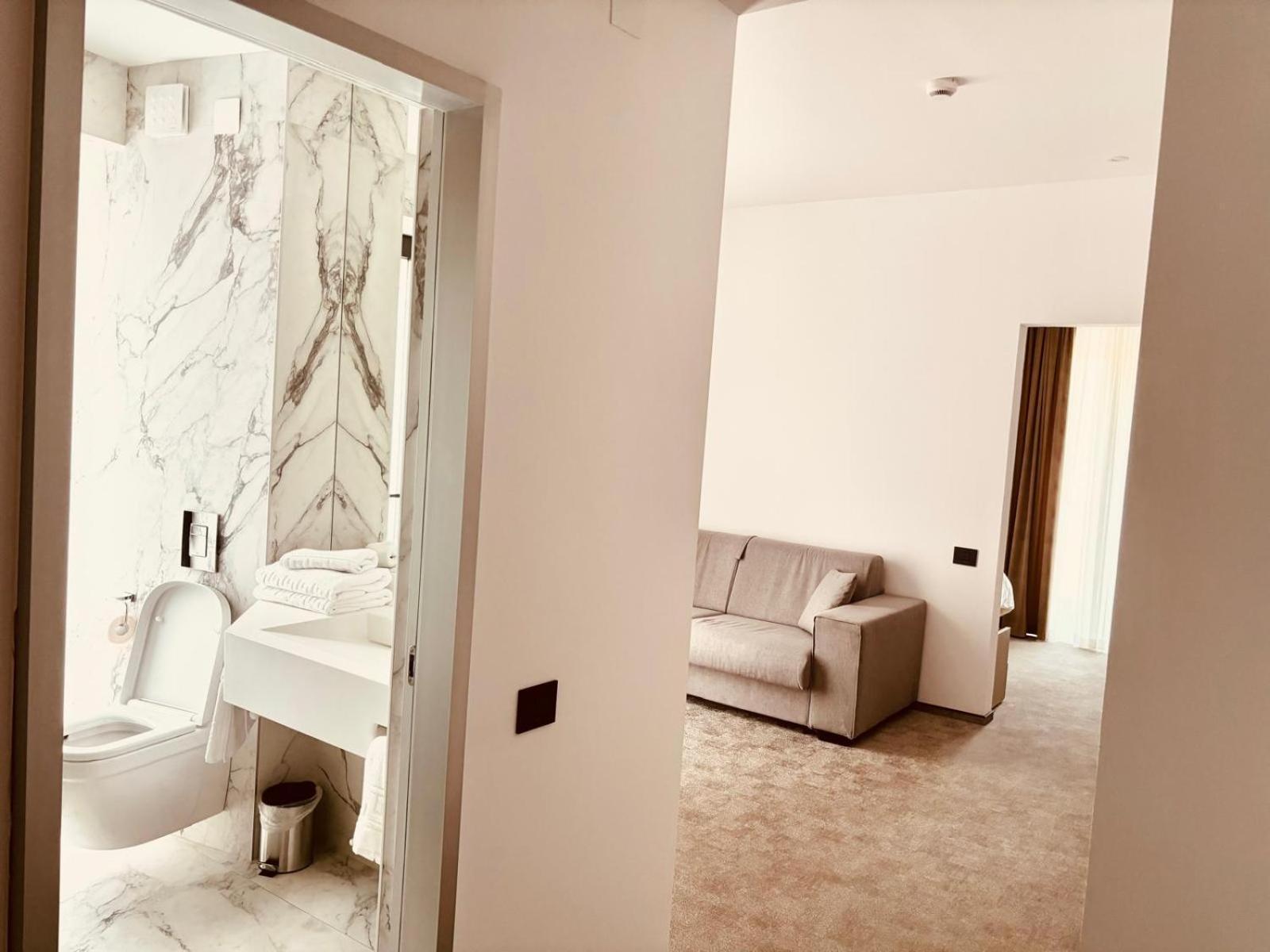 Cm111Apparthotel Bukares Bagian luar foto