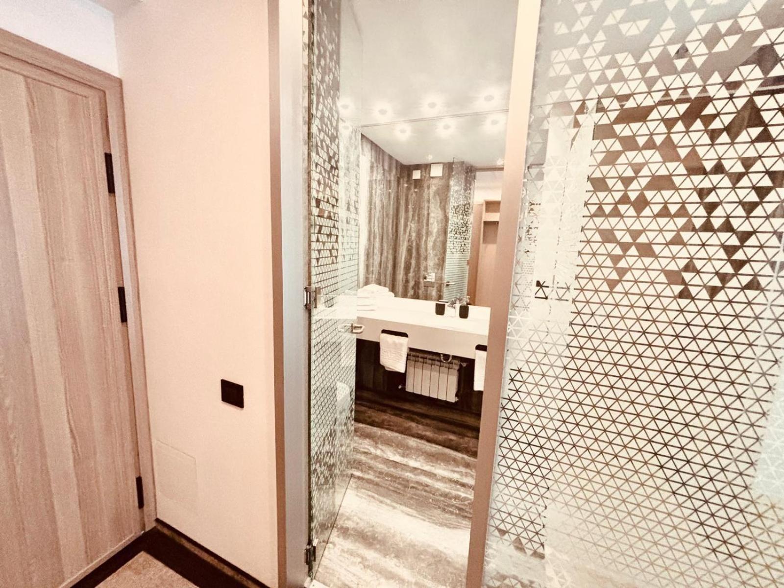 Cm111Apparthotel Bukares Bagian luar foto