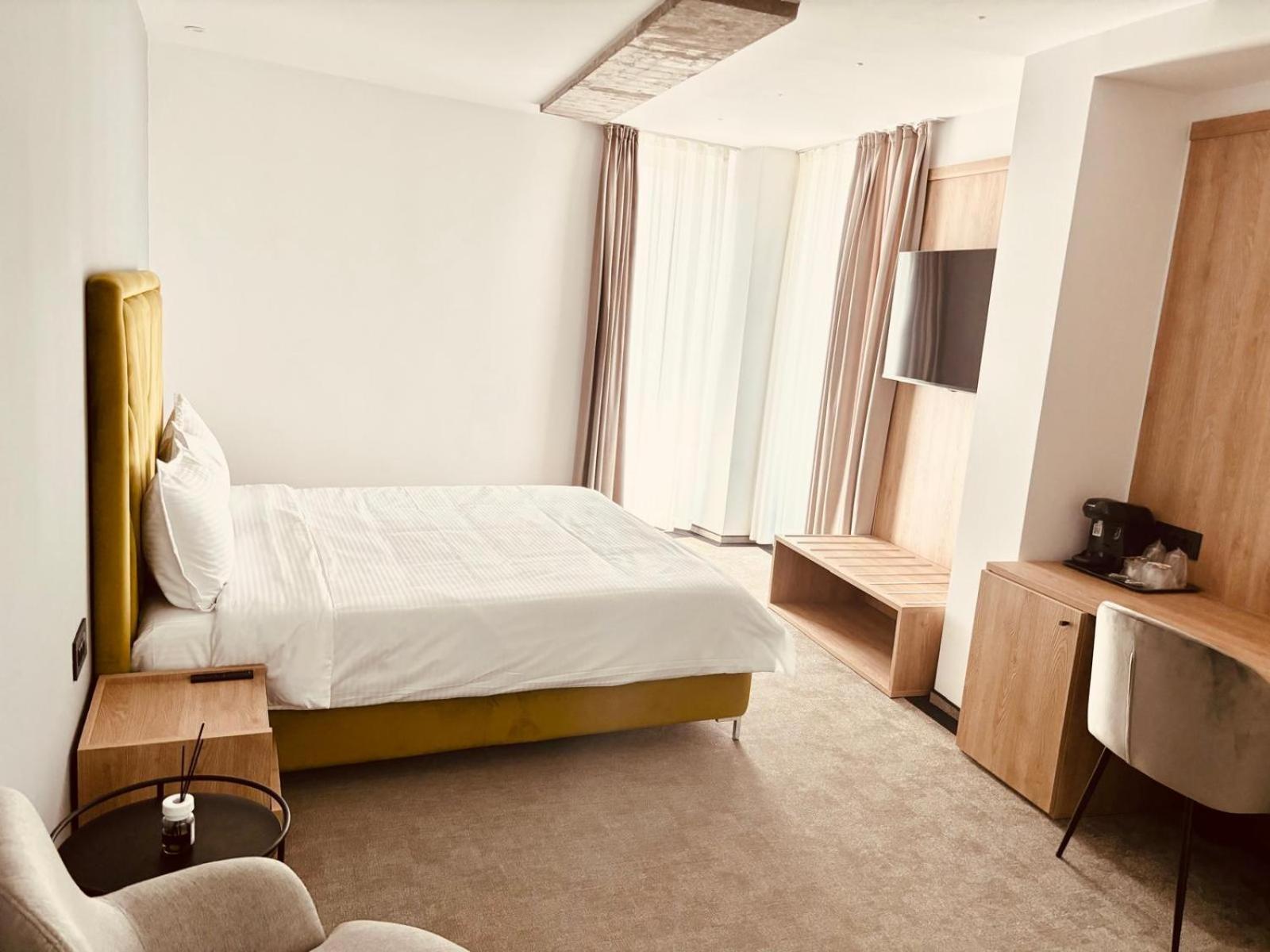 Cm111Apparthotel Bukares Bagian luar foto