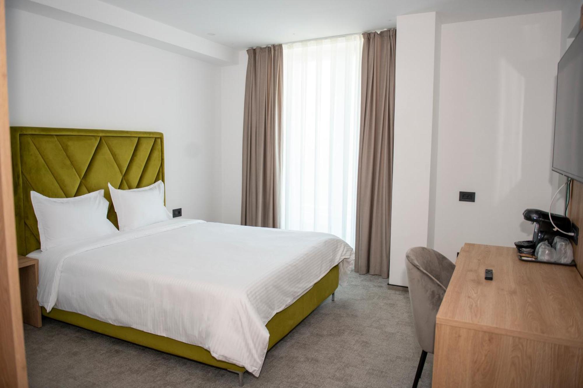 Cm111Apparthotel Bukares Bagian luar foto