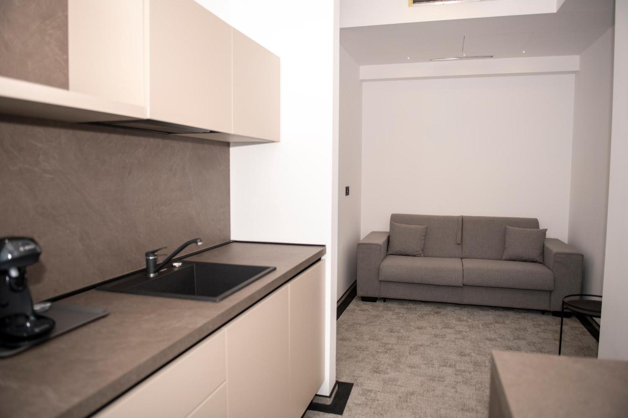 Cm111Apparthotel Bukares Bagian luar foto