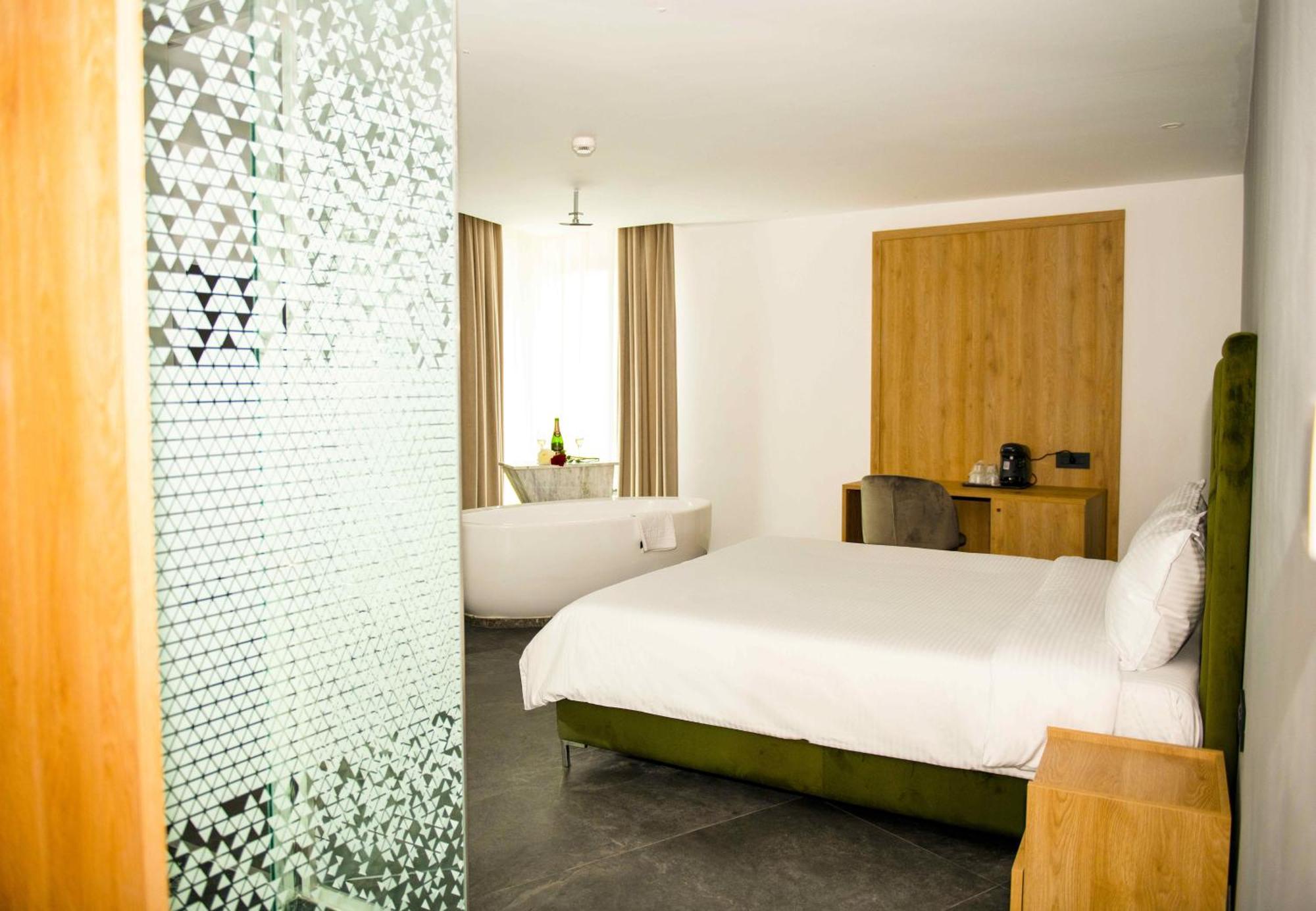 Cm111Apparthotel Bukares Bagian luar foto