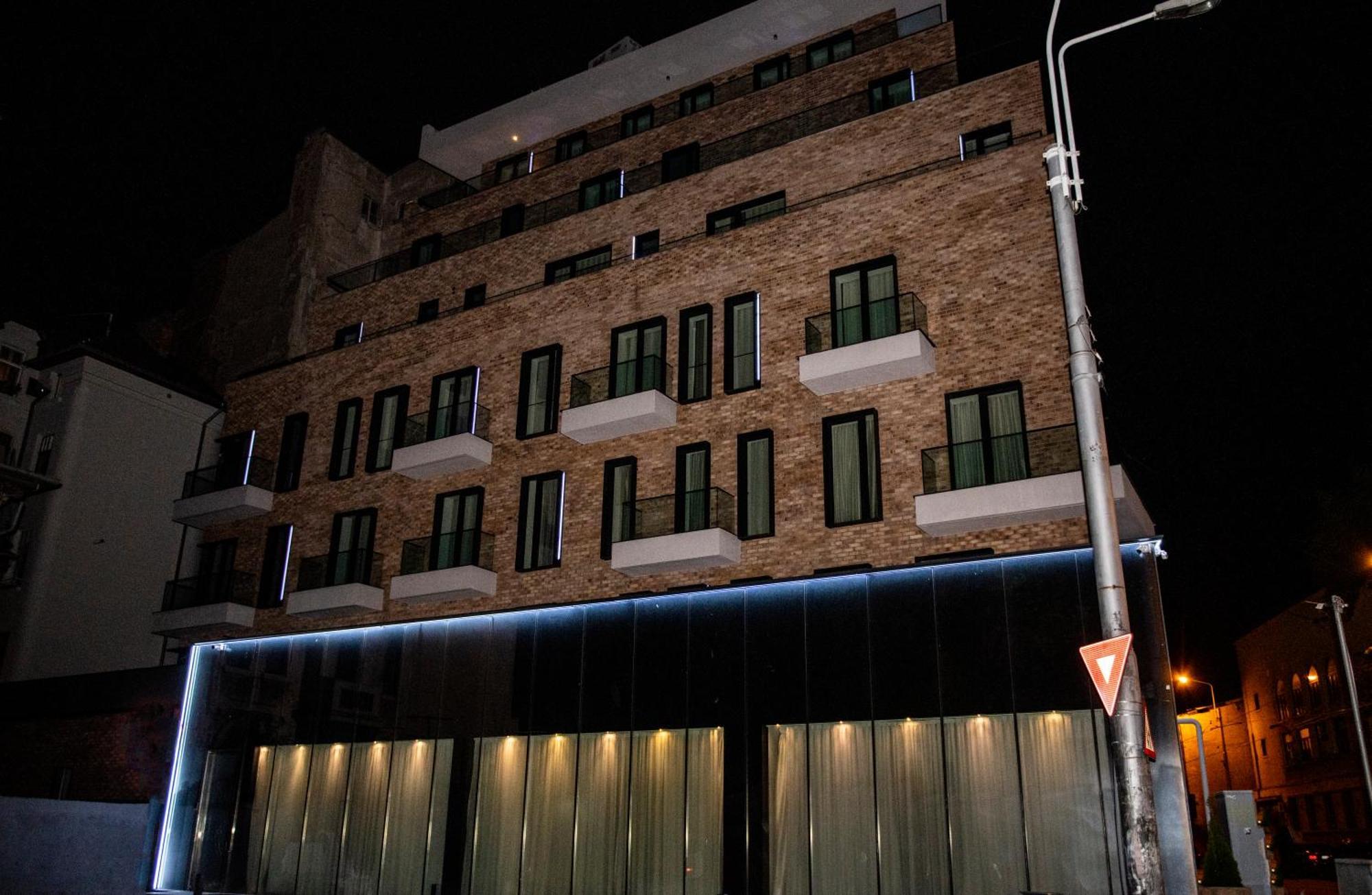 Cm111Apparthotel Bukares Bagian luar foto