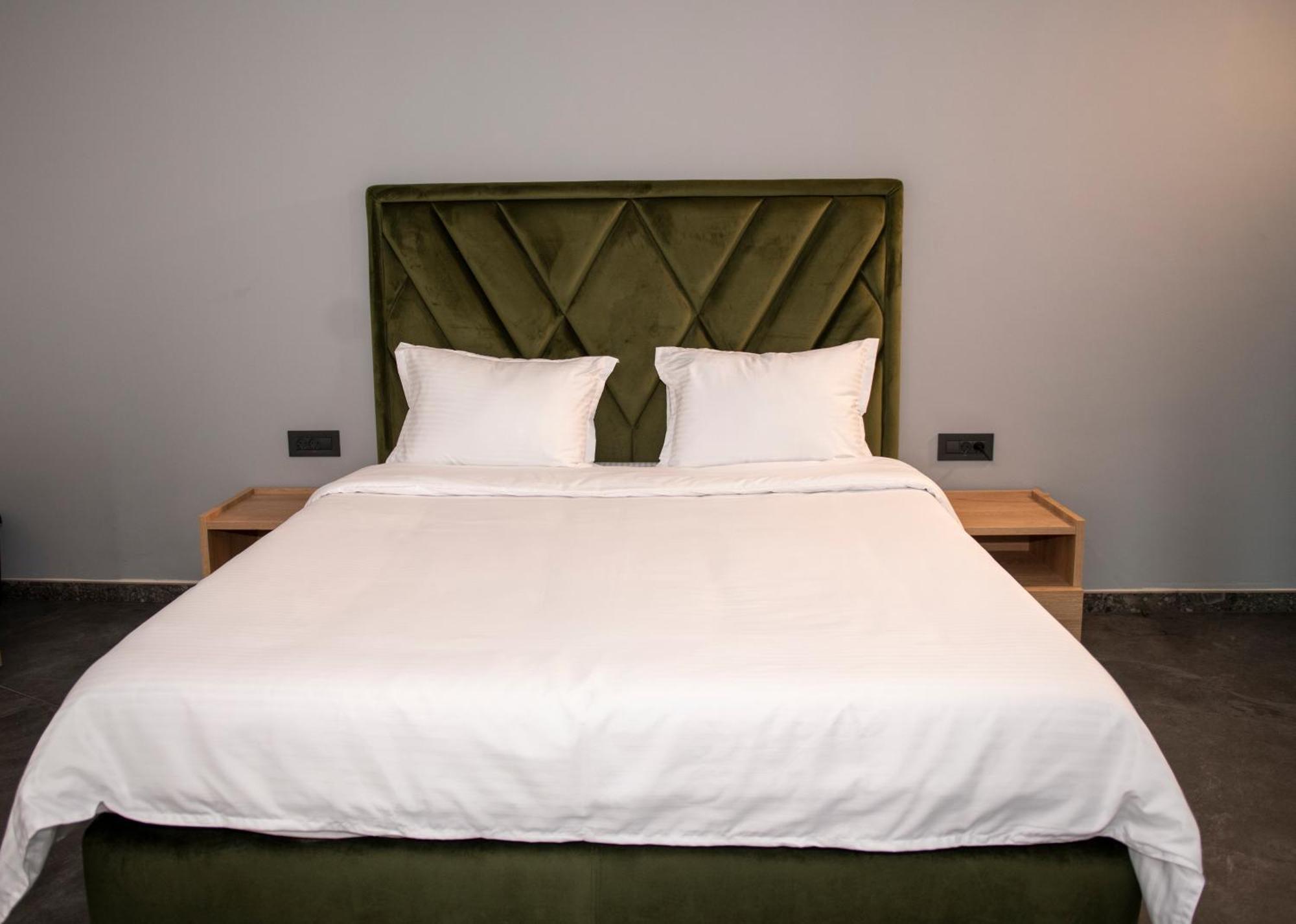 Cm111Apparthotel Bukares Bagian luar foto